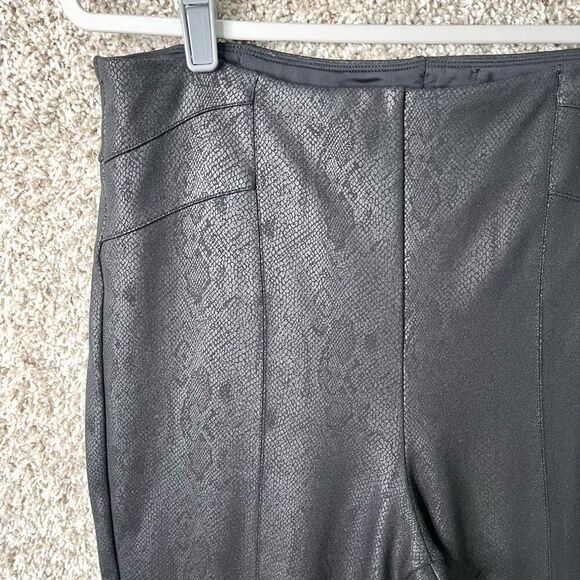 Liverpool Leggings Women’s 14 Black Faux Leather Crackled Snake Print - Picture 2 of 6